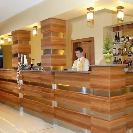 Отель Aqua- Konferencia Es Wellness