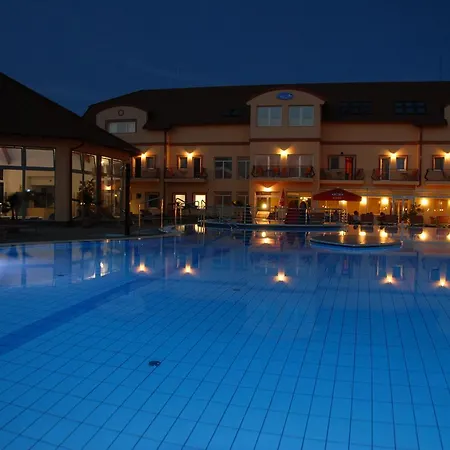 Aqua- Konferencia Es Wellness 4*