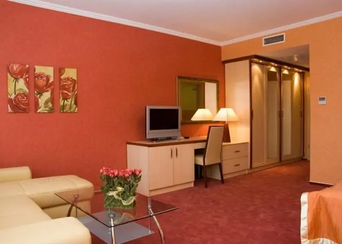 Отель Aqua- Konferencia Es Wellness 4*